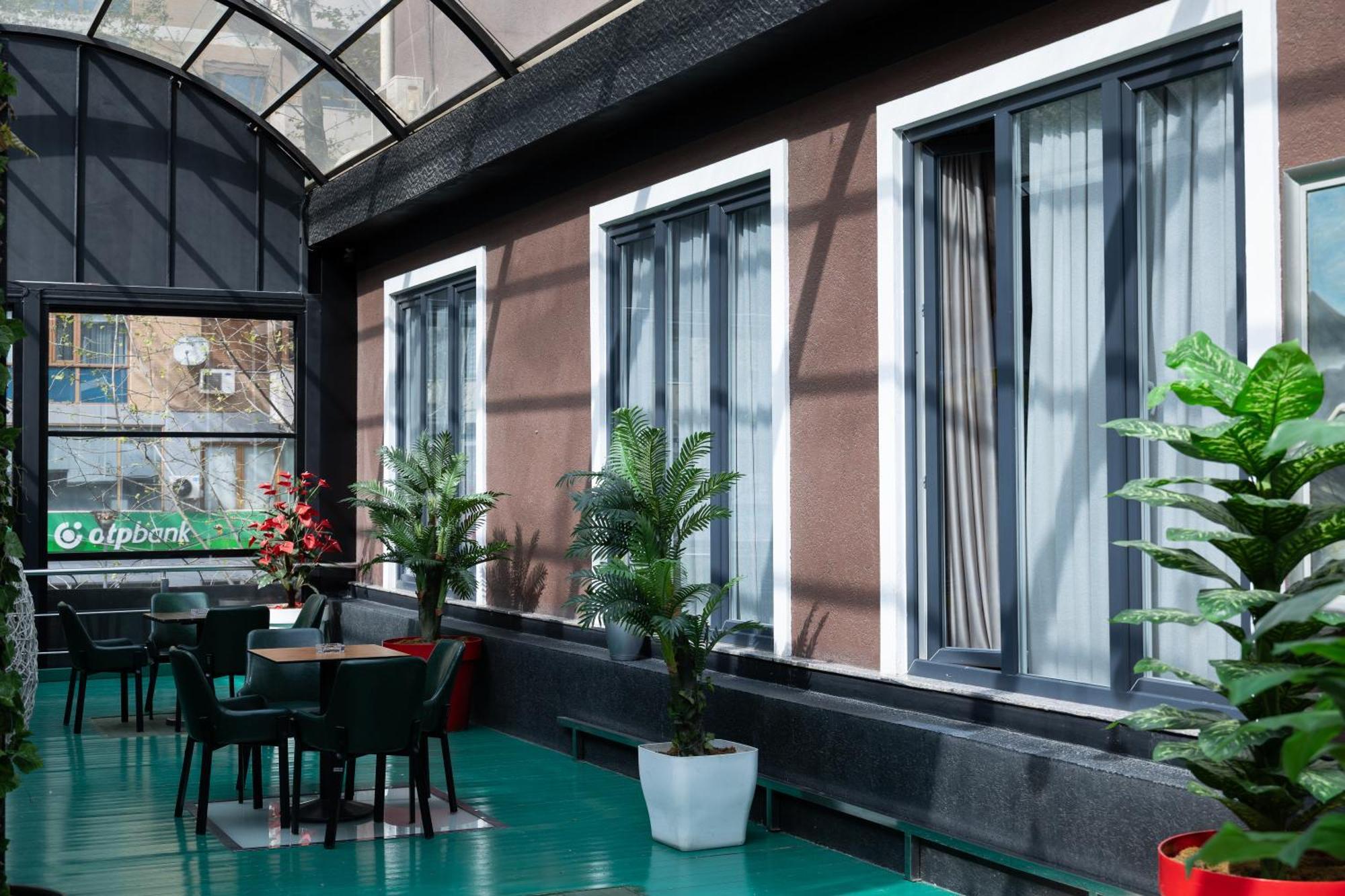 4R Colombo Hotel Tirana Exterior photo